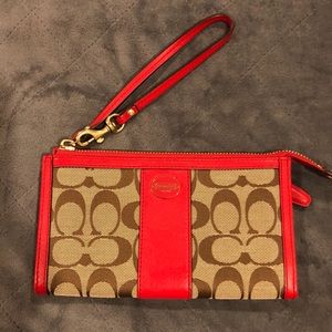 Coach Signature Wristlet - Medium